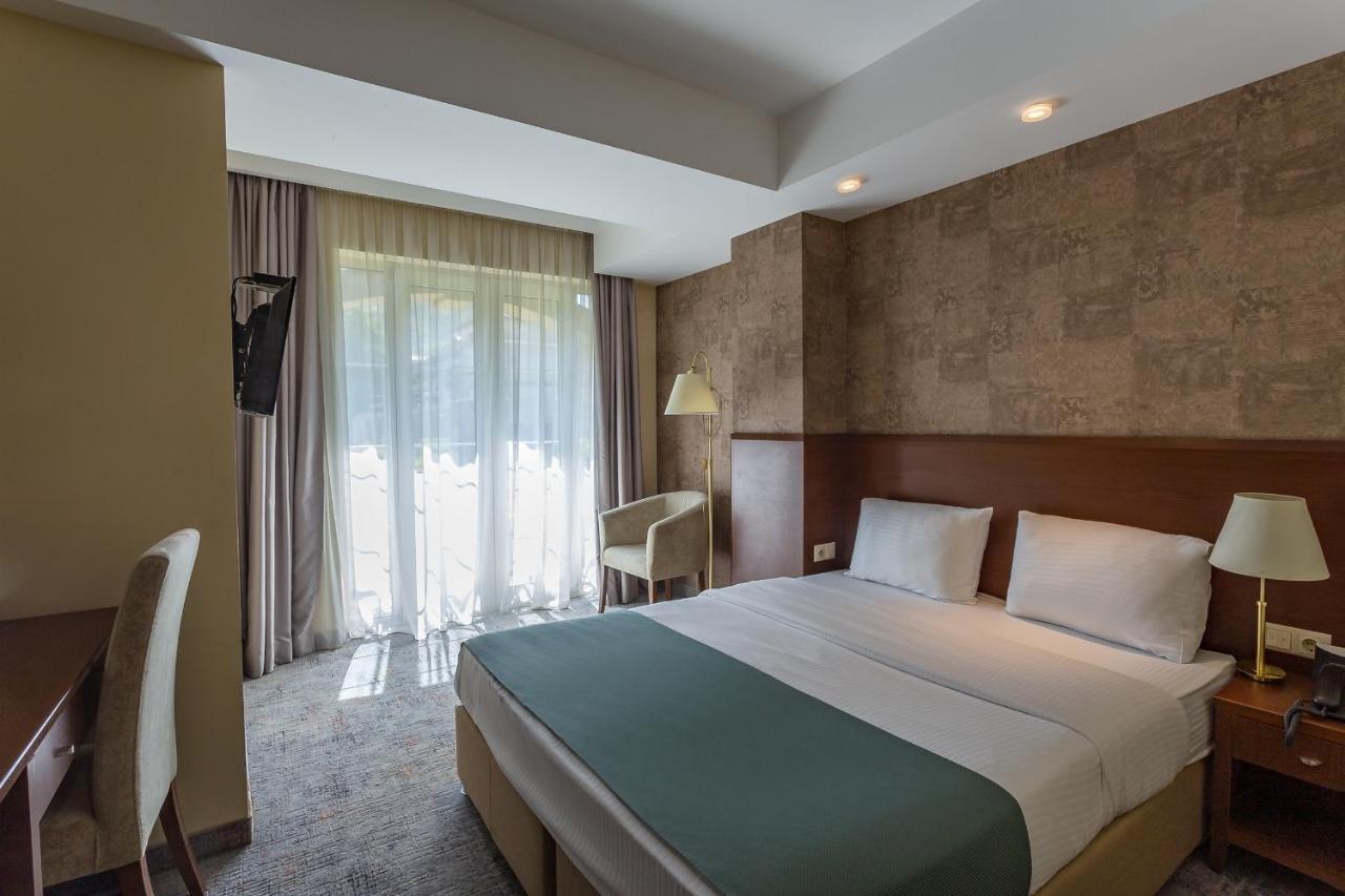 Opera Tbilisi Old Art Boutique Hotel Extérieur photo