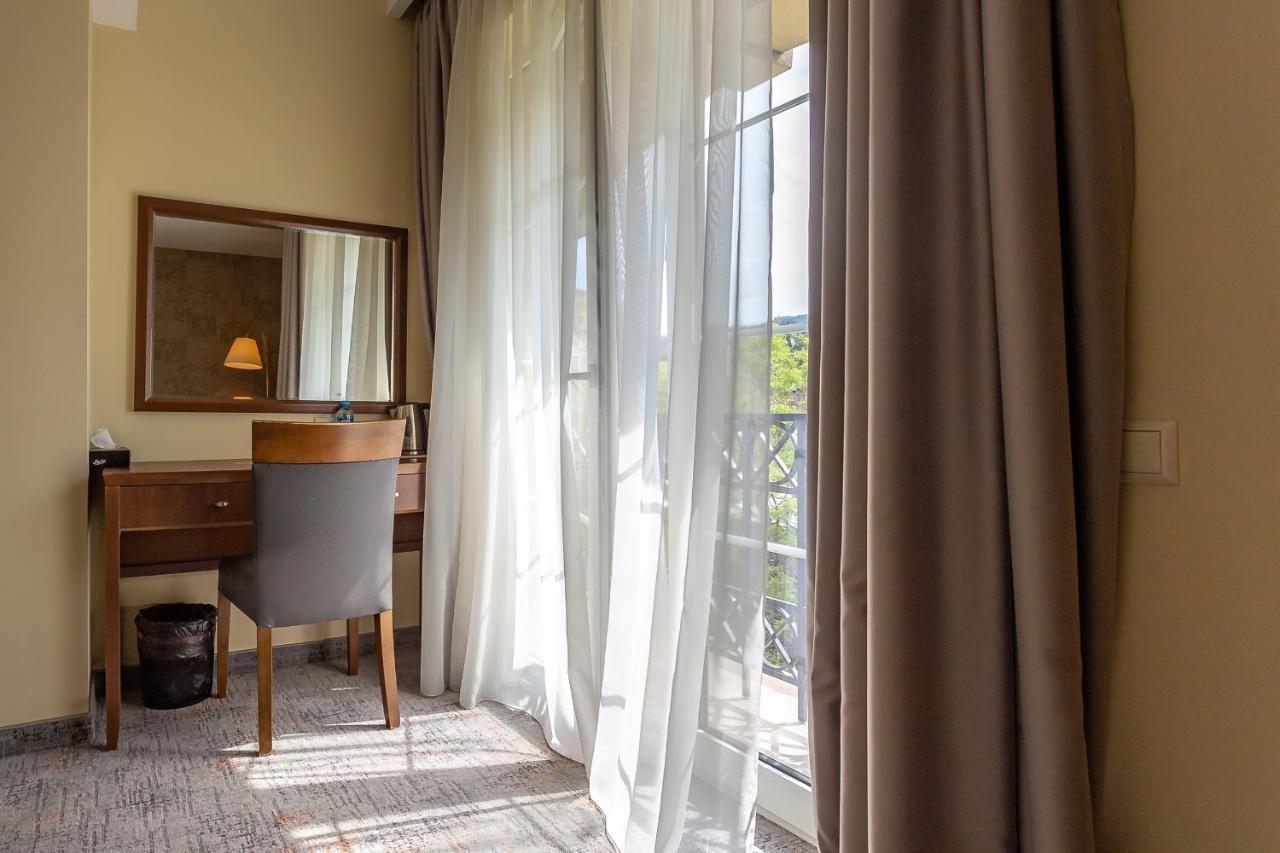 Opera Tbilisi Old Art Boutique Hotel Extérieur photo