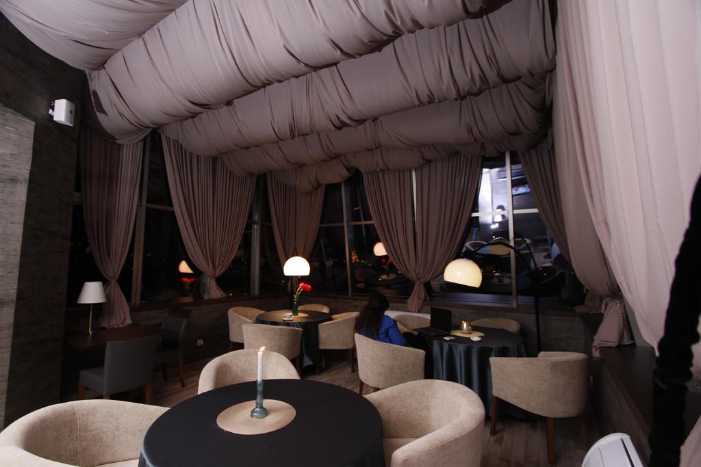 Opera Tbilisi Old Art Boutique Hotel Extérieur photo